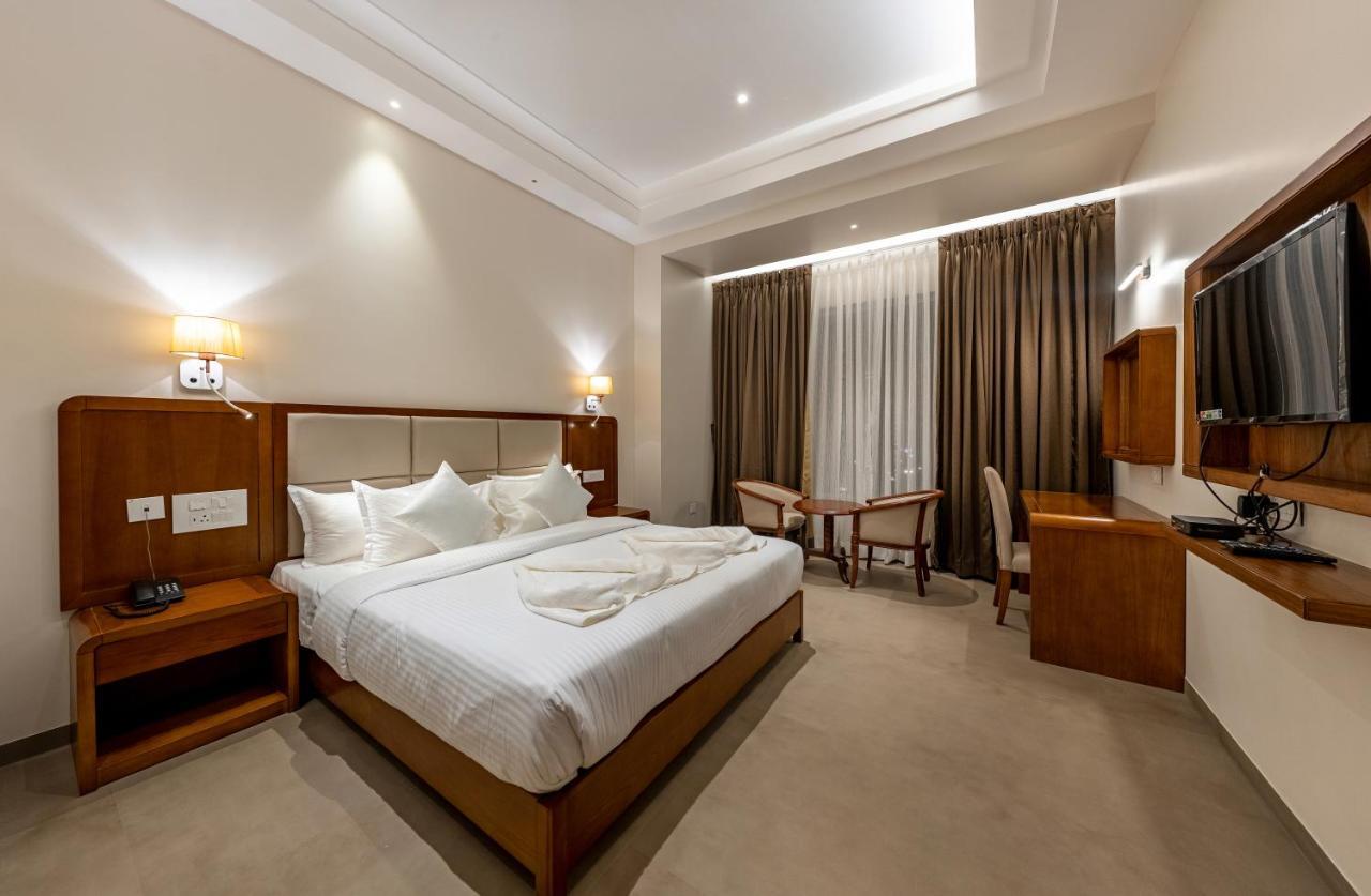 Grand Regal Hotel Chandoli Exterior photo